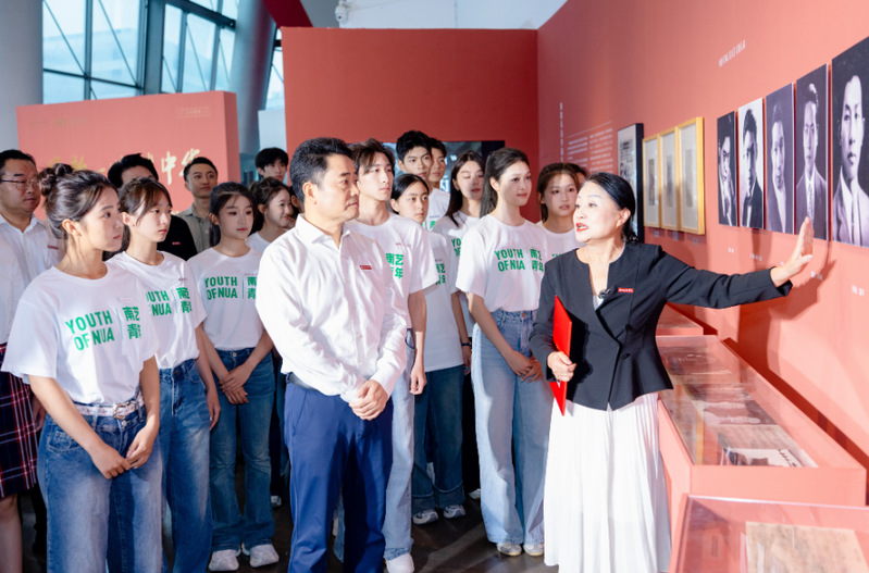 【江苏教育报】“雄歌新声·以艺...