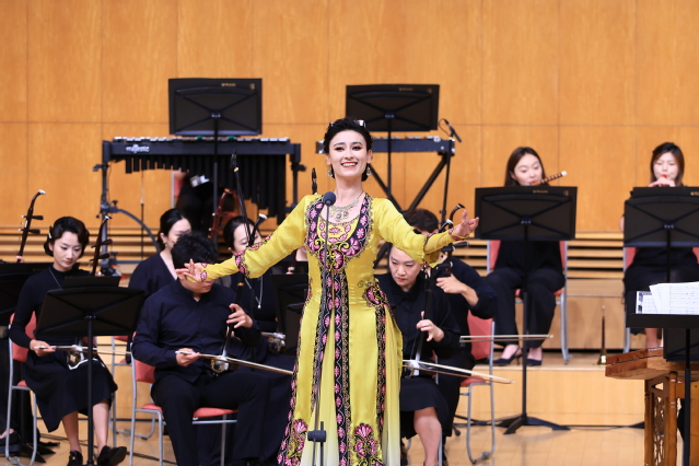 11.尼尕尔·阿力玛斯《一杯美酒》.JPG