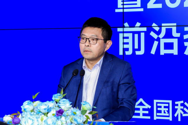 03南京艺术学院党委副书记、全国艺术名词工作办公室执行主任李向民发言.jpg