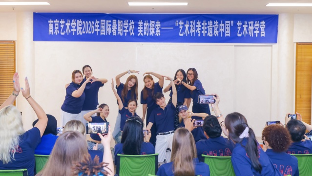 泰国学员代表才艺展示.jpg