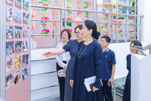 观看作品展1.jpg