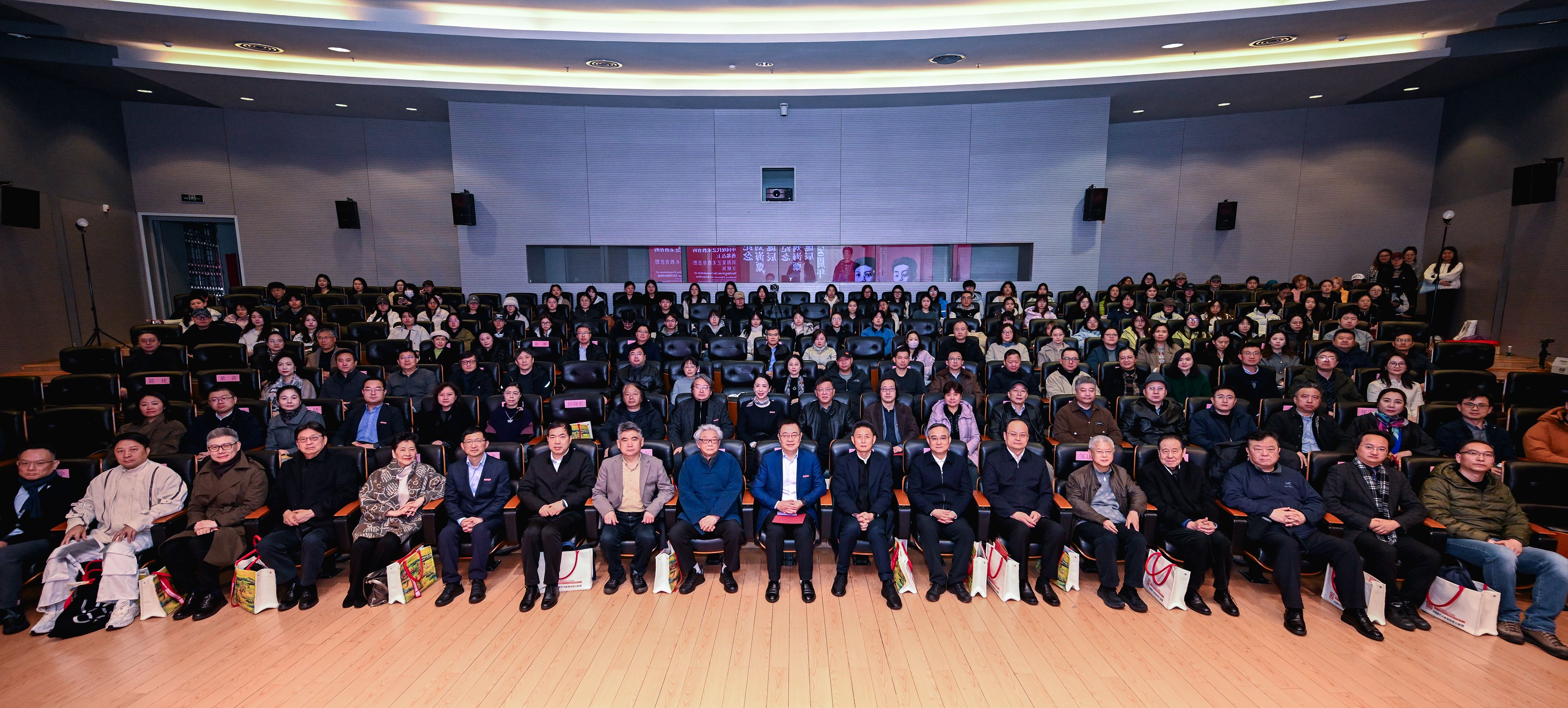纪念刘海粟诞辰130周年丨站在中国现代艺术教育的奠基点上——刘海粟艺术教育思想文献展在南艺开幕