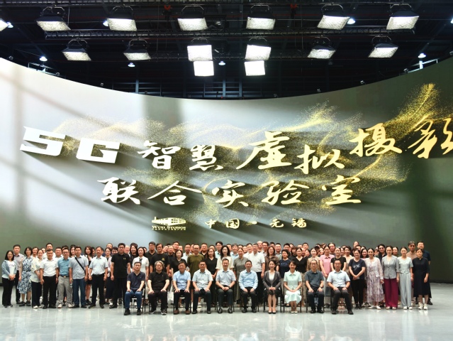 23日上午华莱坞合照2.jpg
