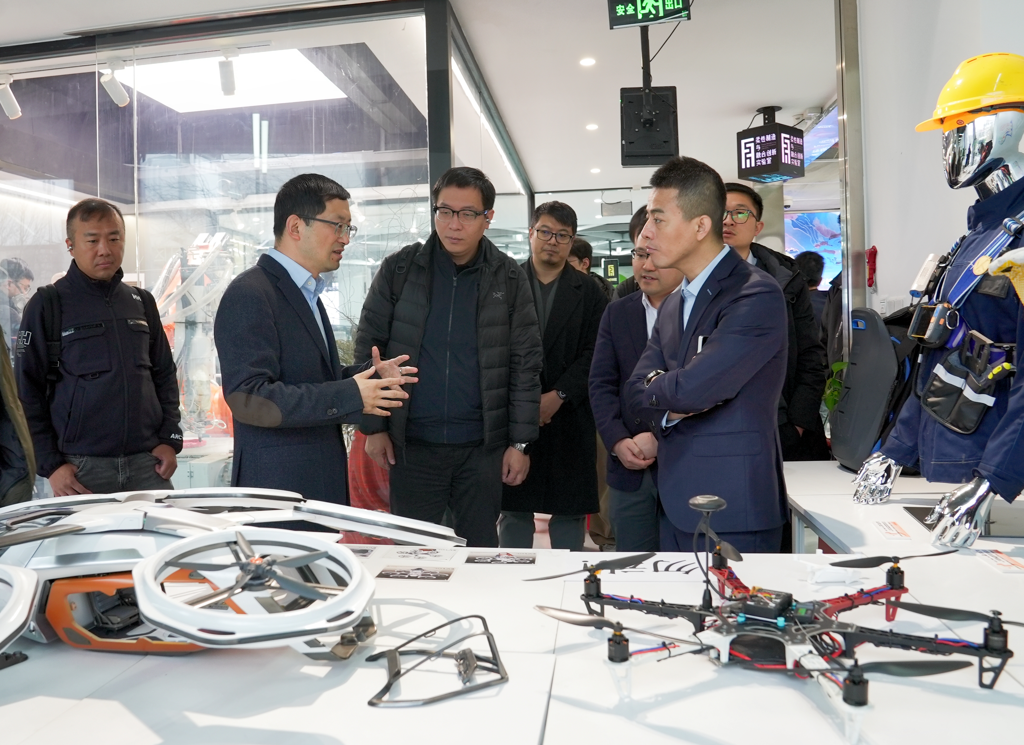 华为终端公司到南艺调研交流