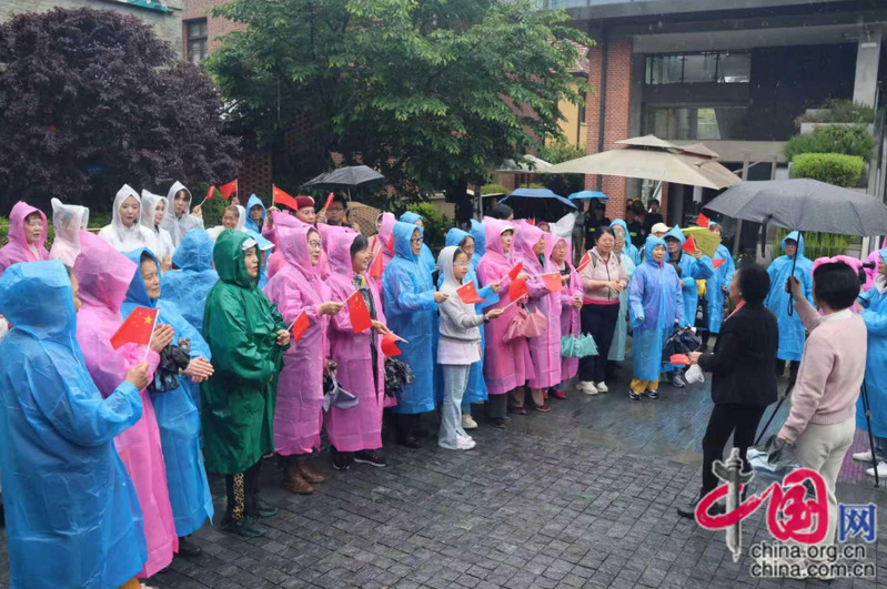 【中国网】潇潇风雨中一场音乐快...