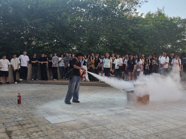微信图片_20250916164003_223_106.jpg