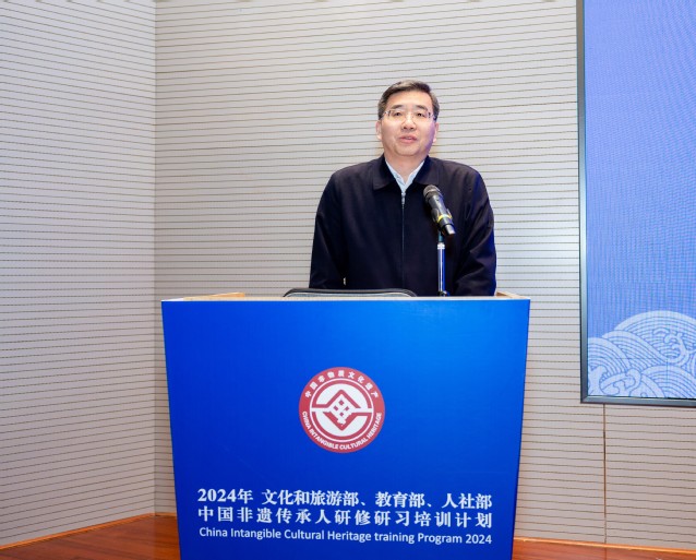 1.江苏省文化和旅游厅党组成员、副厅长钱钢致辞.jpg